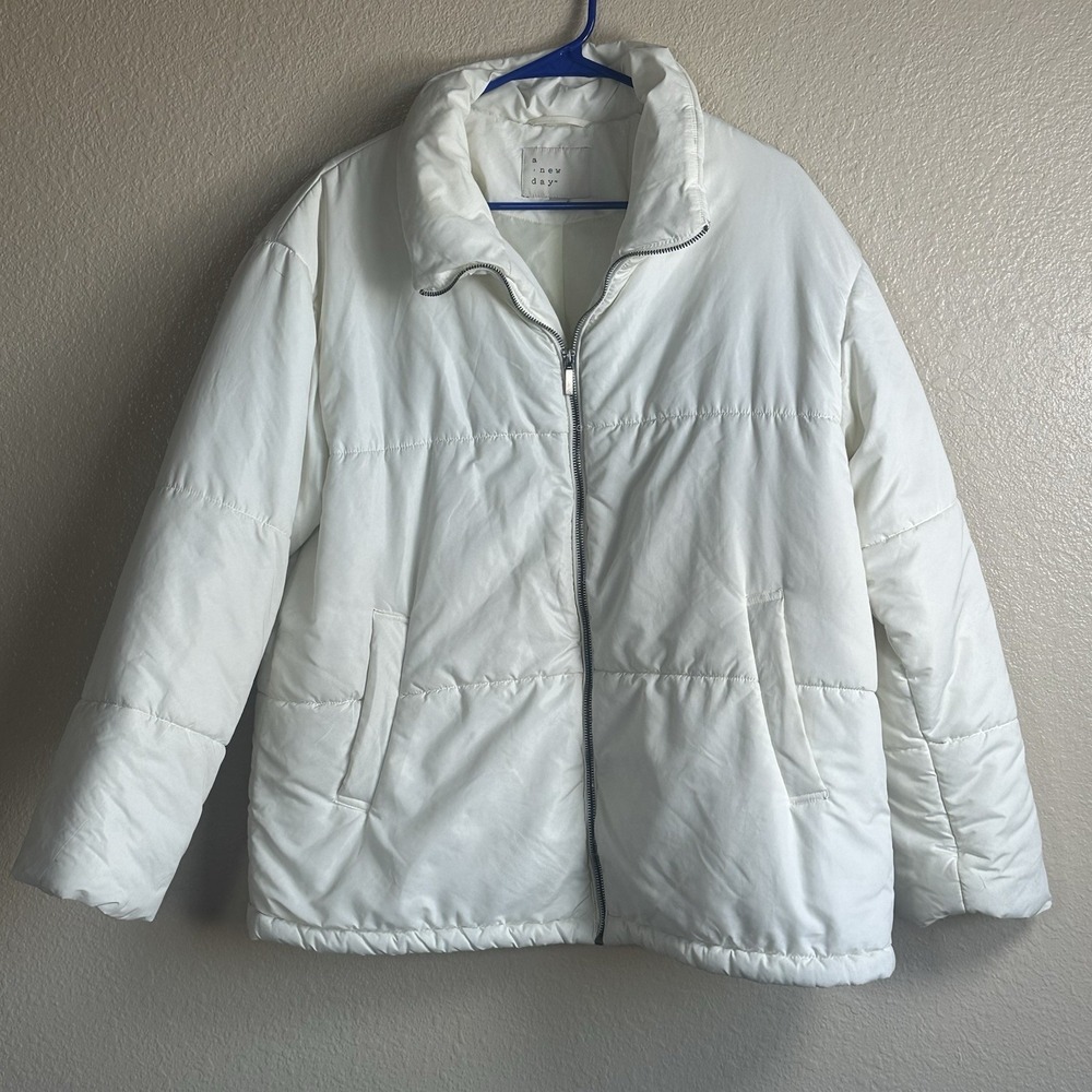 A New Day Winter‎ White Puffer Jacket Women's Size Large Soft Lined Warm